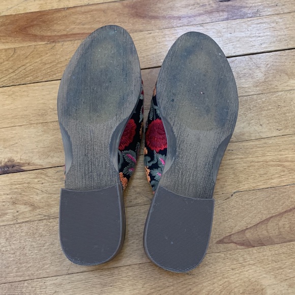 Indigo Women's Black Mules with Multicolor Floral Embroidery - Picture 6 of 6